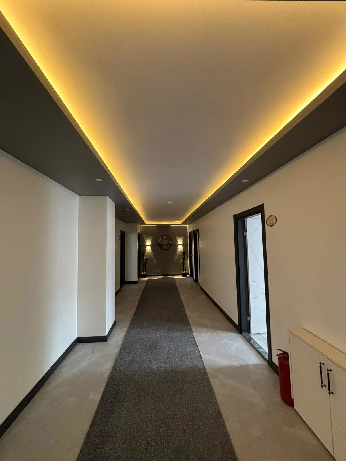 Erdem Otel iç koridor görünümü