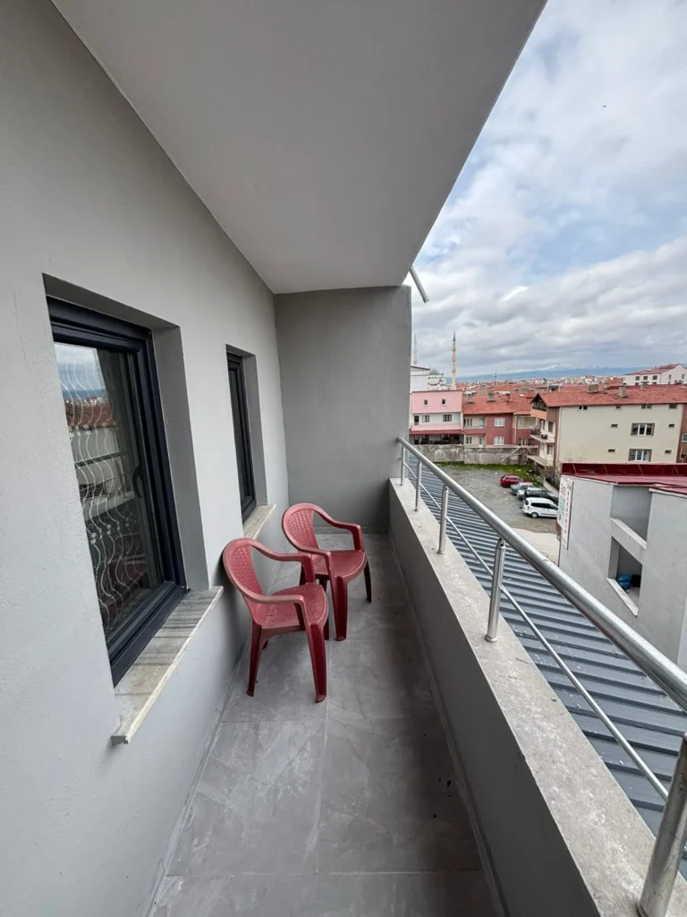 Erdem Otel balkon alanı şehir manzaralı Sivas Şarkışla