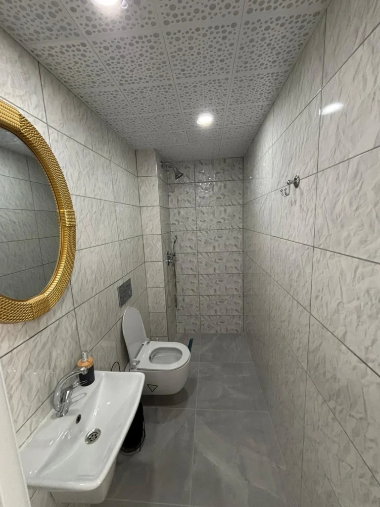 Erdem Otel banyo geniş açı görünüm duş ve lavabo alanı Sivas Şarkışla