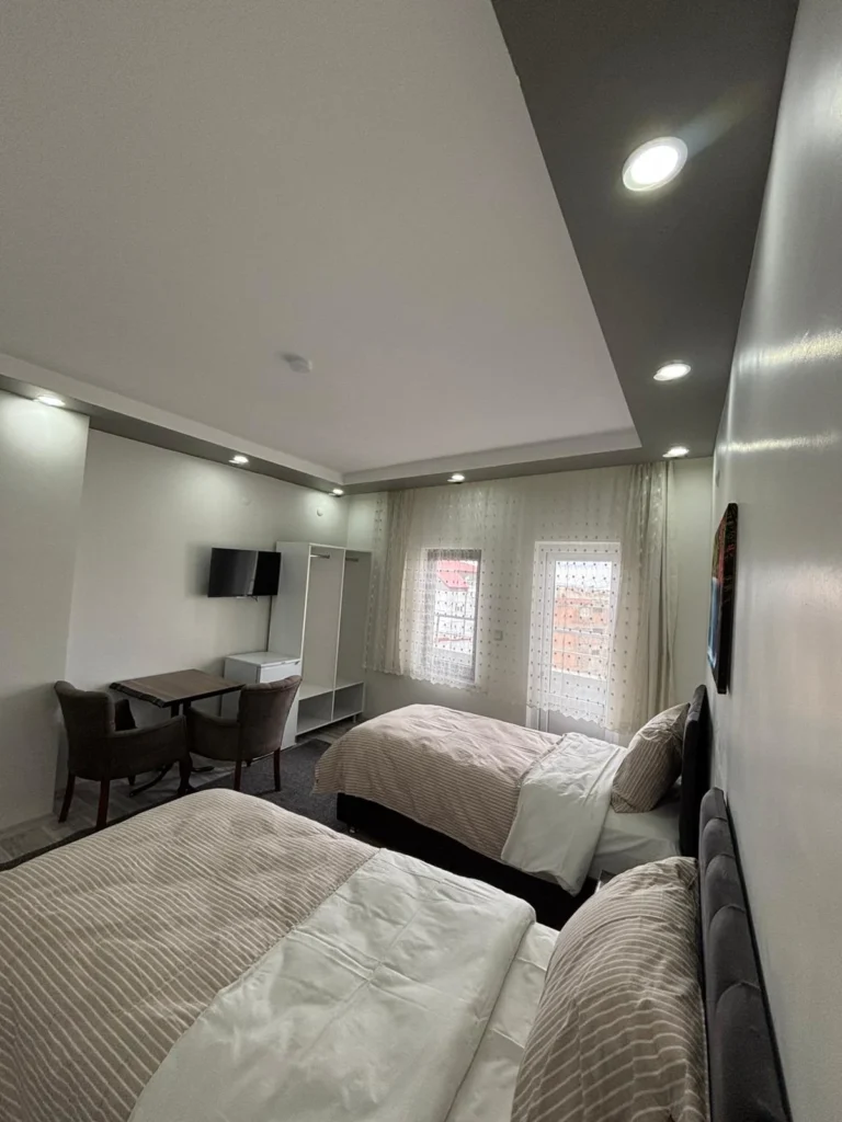 Erdem Otel aydınlık ve geniş oda modern iç görünüm Sivas Şarkışla